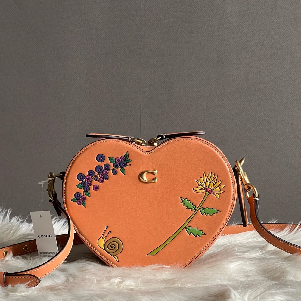 💰SOLD - CK398 - Coach X Observed By Us Heart Crossbody - Picture 1 of 15